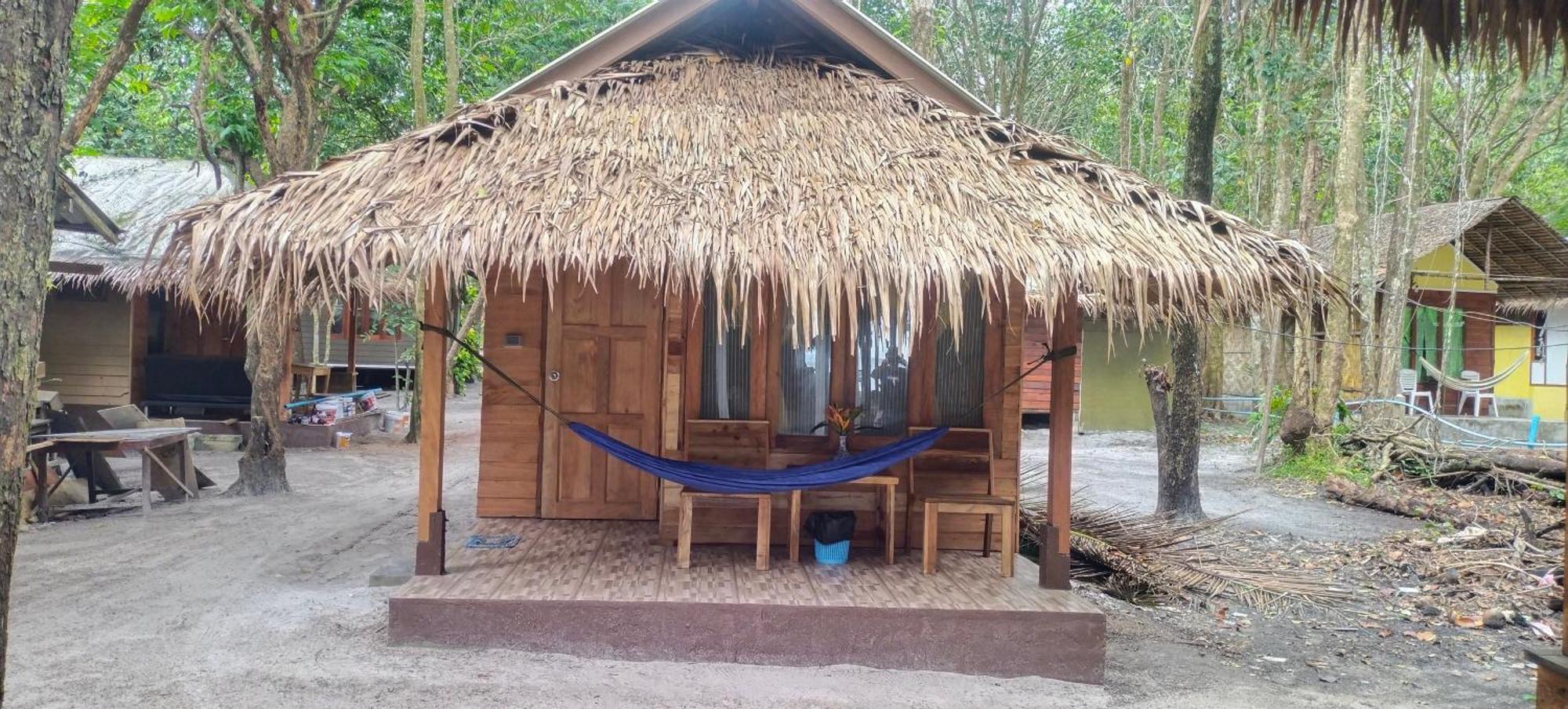 Lazy Hut Otel Koh Phayam Dış mekan fotoğraf